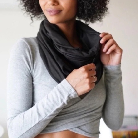 BEYOND YOGA Hidden Pocket Infinity Scarf Zipper Pocket Black Brown Soft - Picture 1 of 13